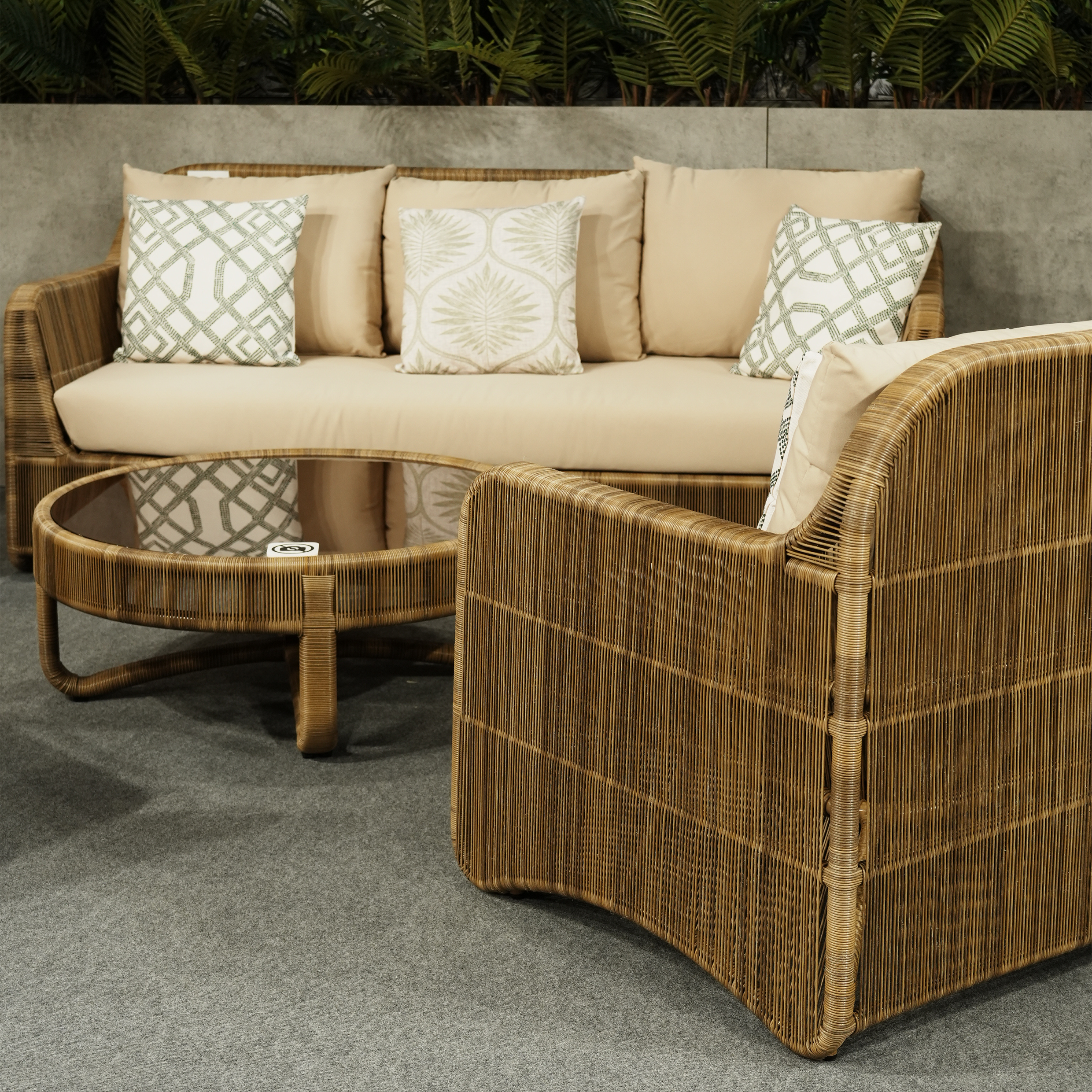 CHESTER LOUNGE CHAIR