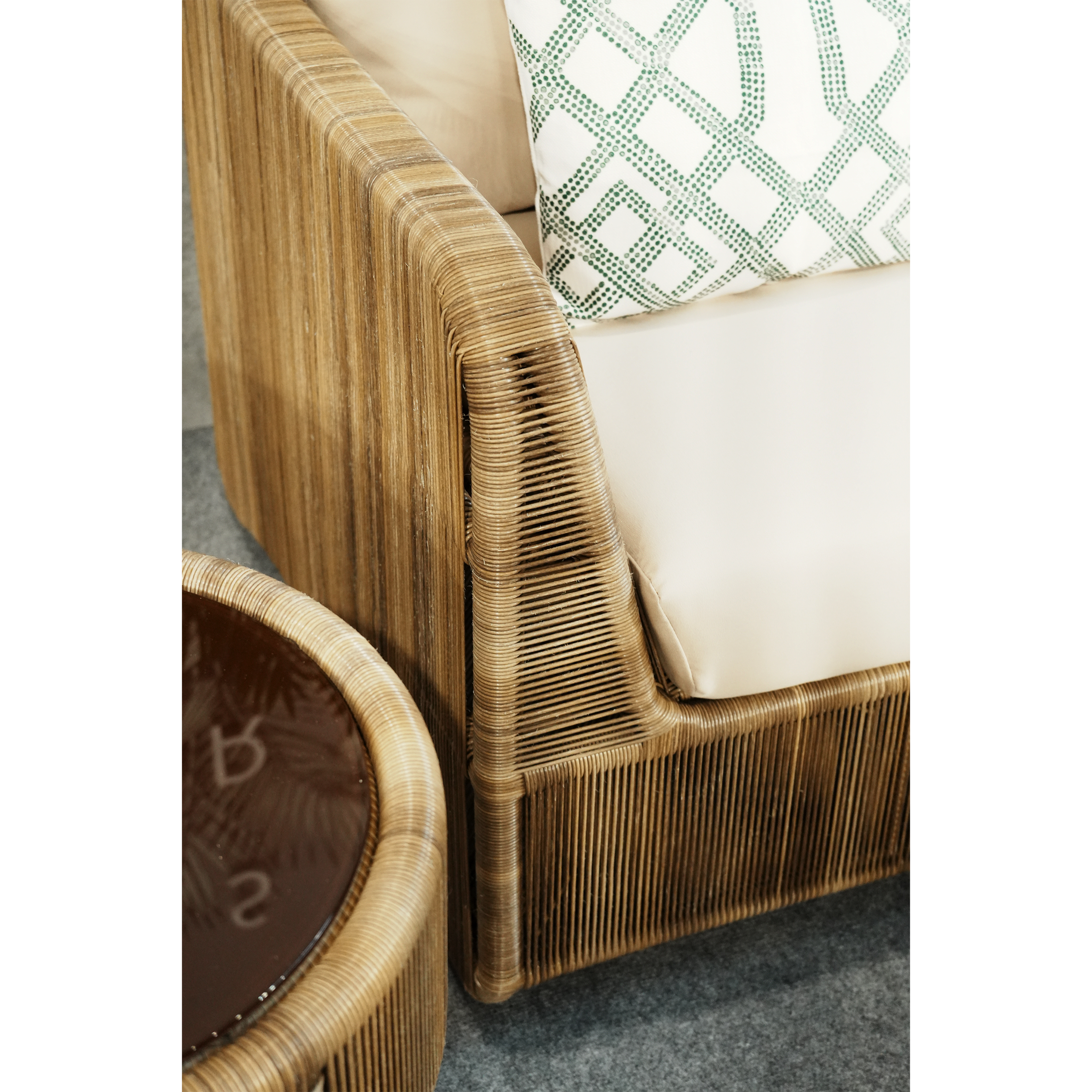 CHESTER LOUNGE CHAIR