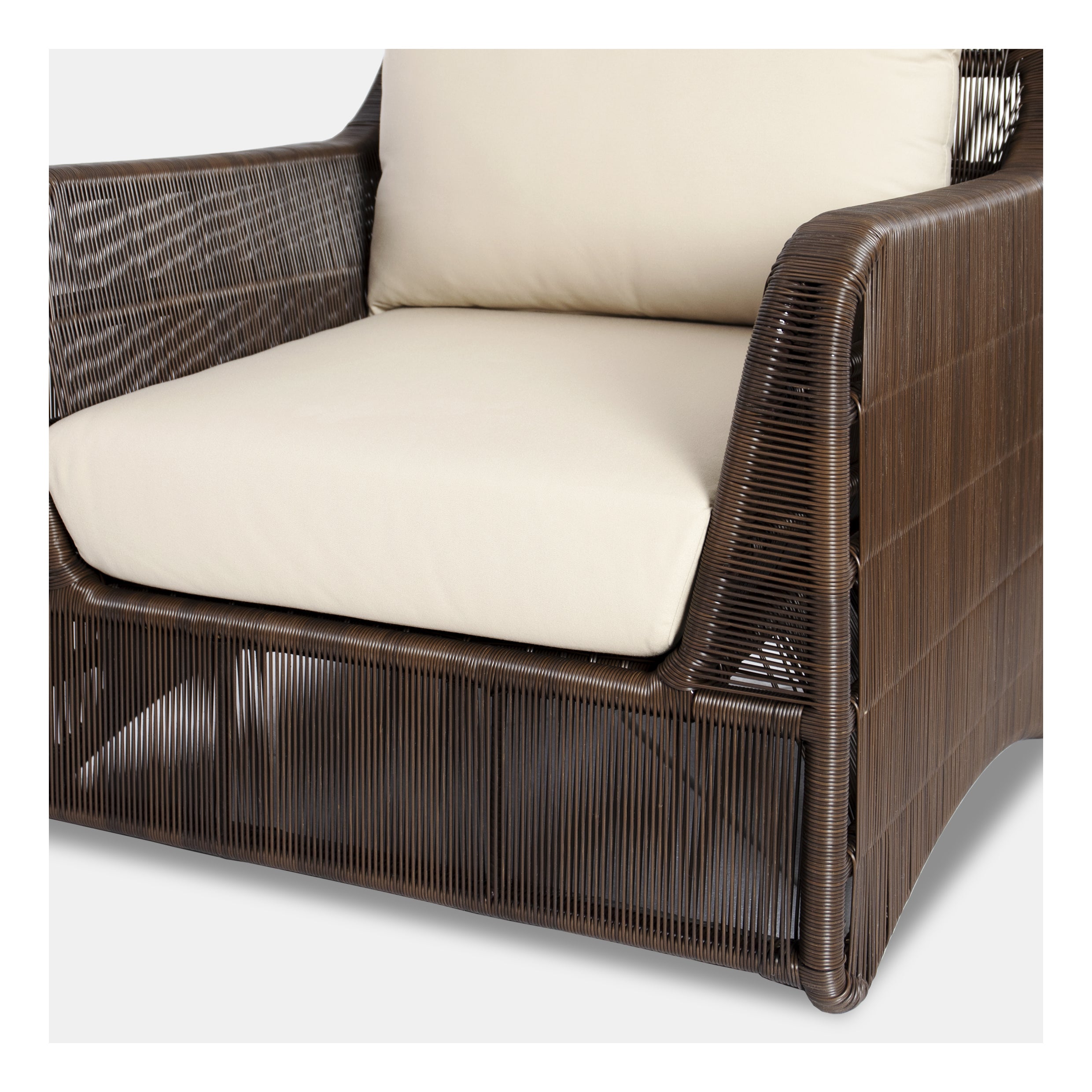 CHESTER LOUNGE CHAIR
