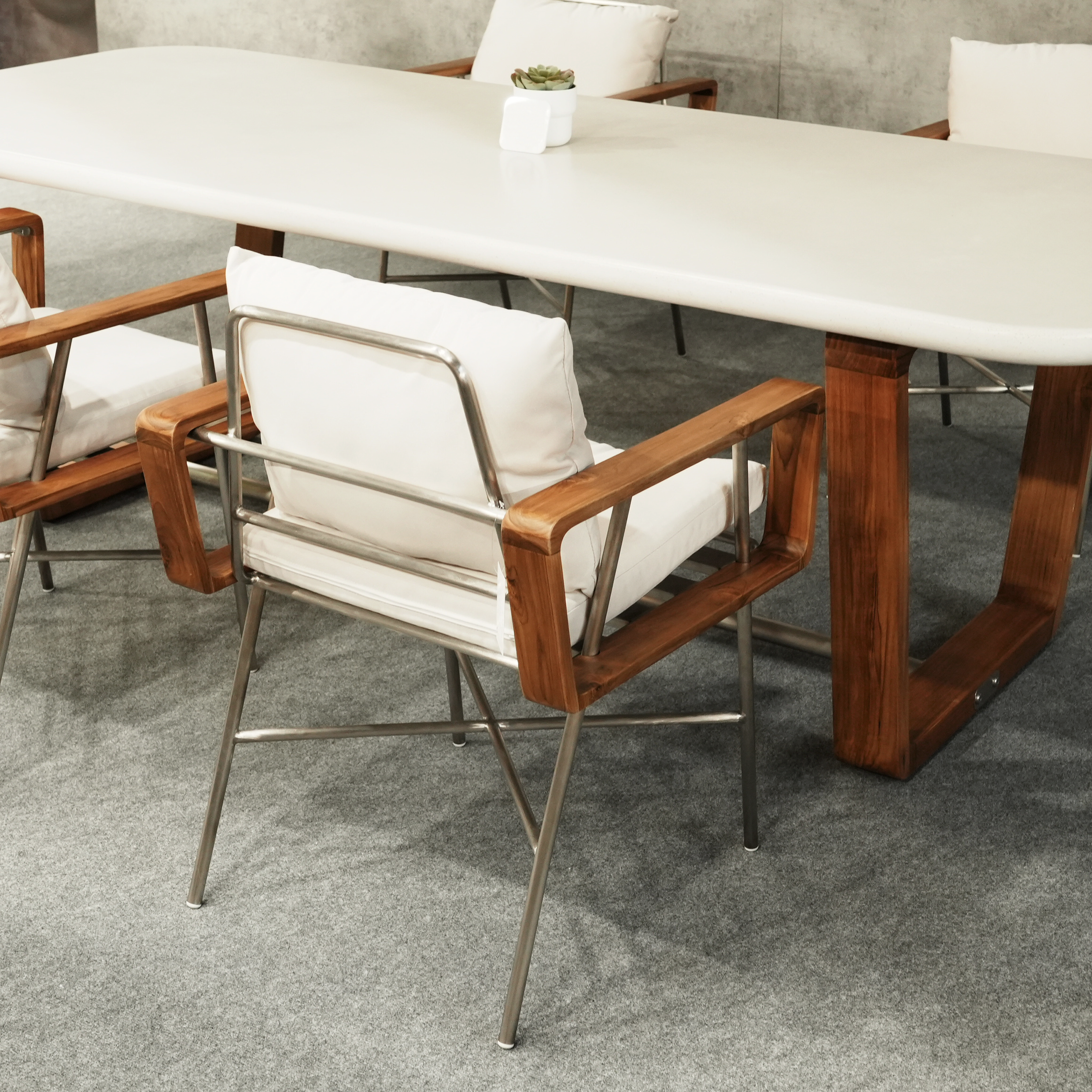 LEVI DINING ARMCHAIR