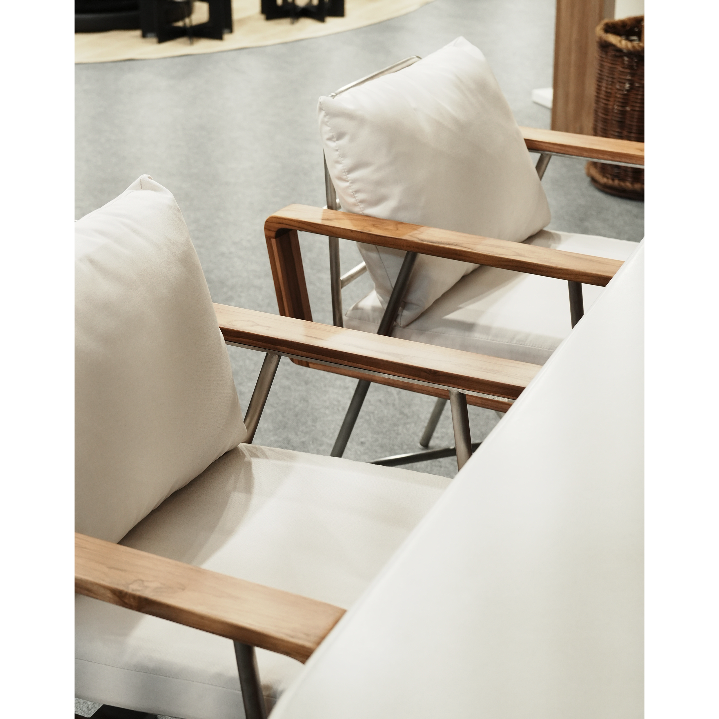 LEVI DINING ARMCHAIR