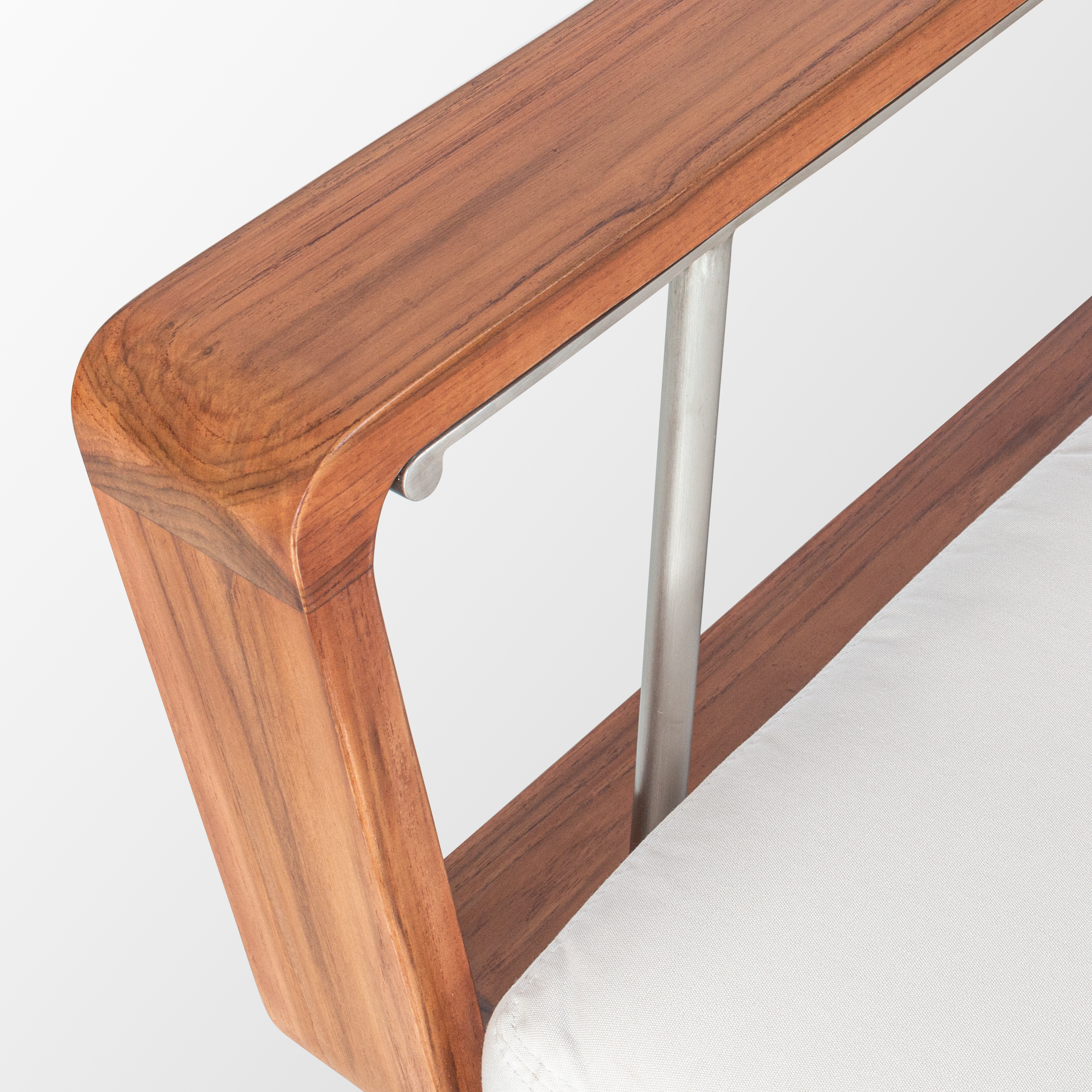 LEVI LOUNGE CHAIR