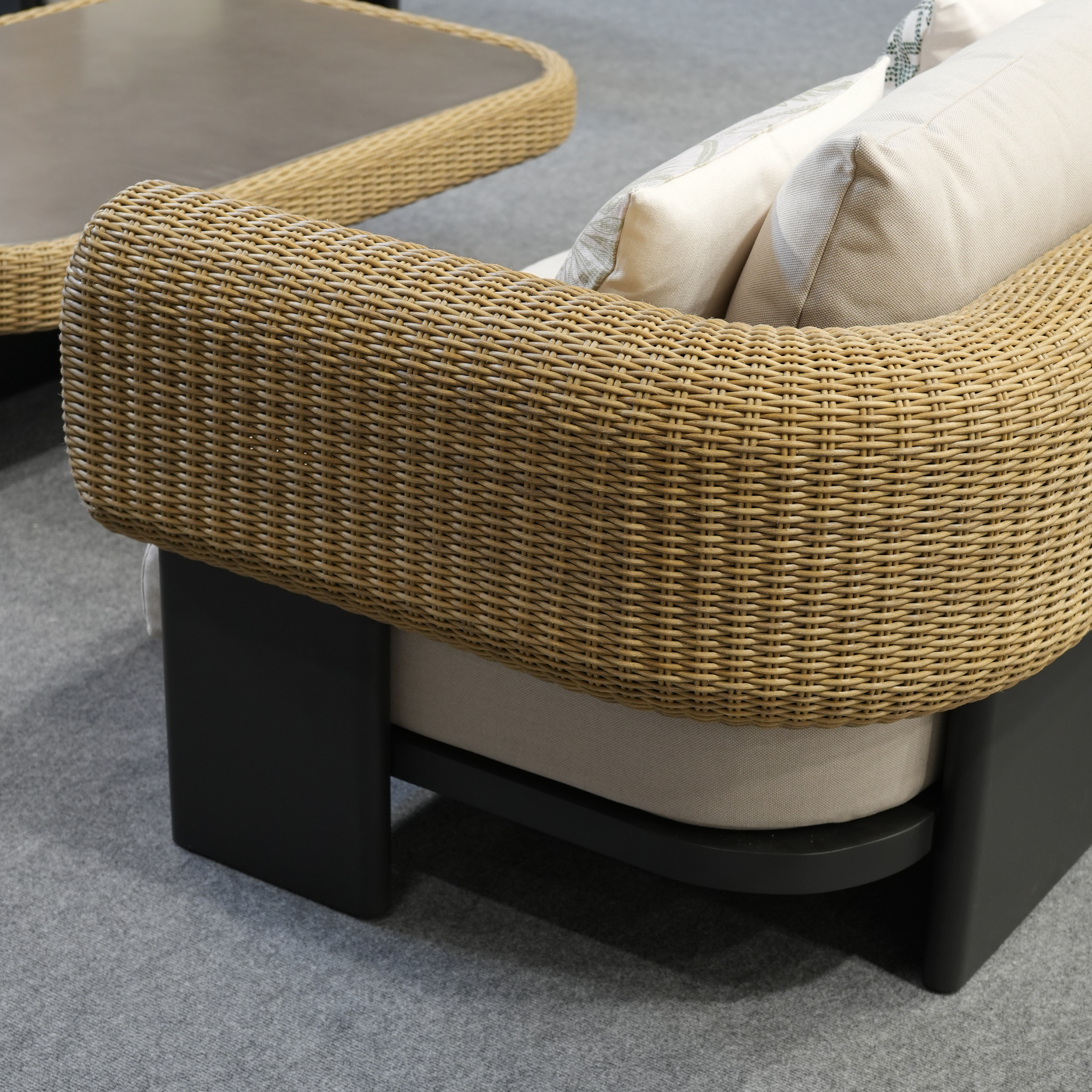 LUZERN SOFA