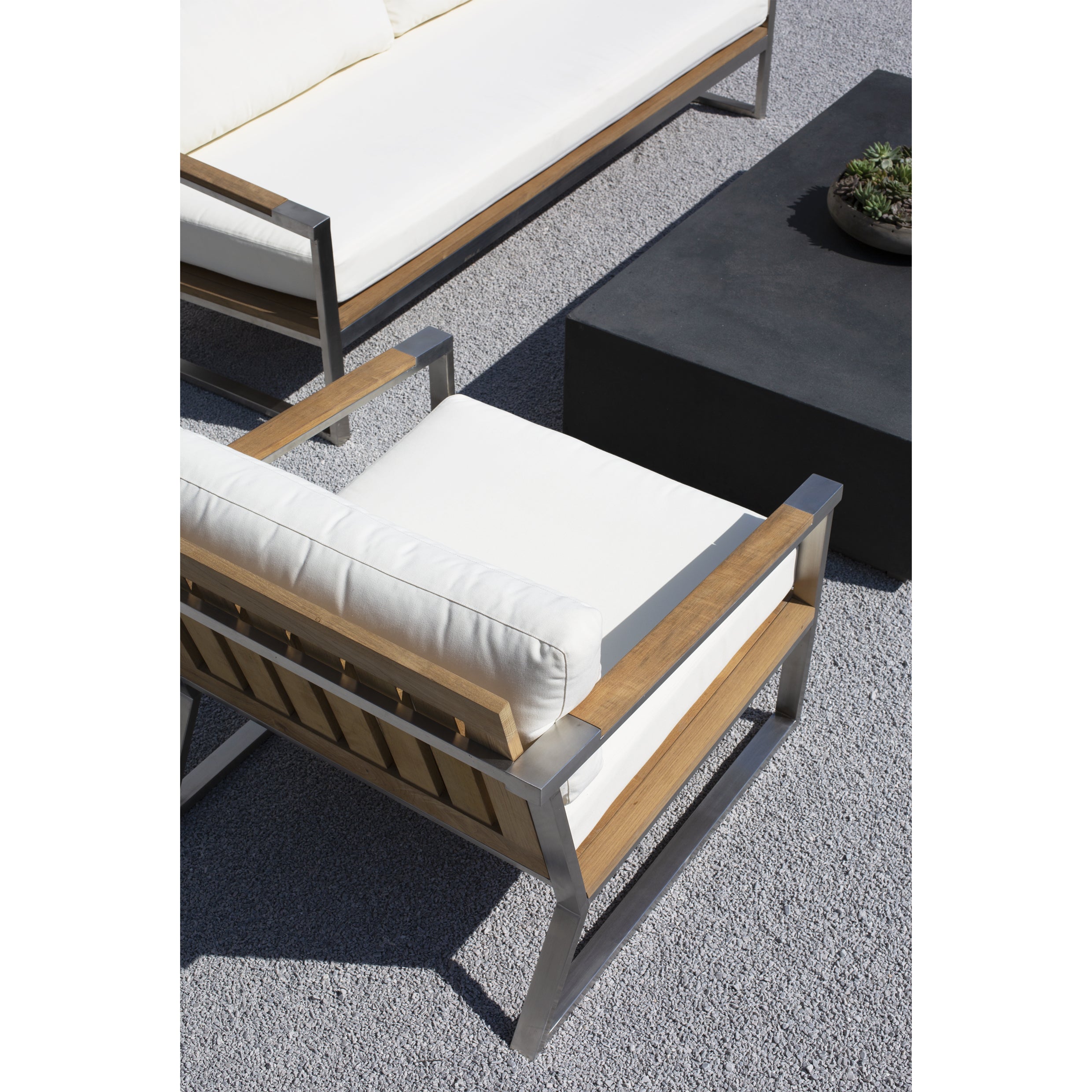 NAPAR LOUNGE CHAIR