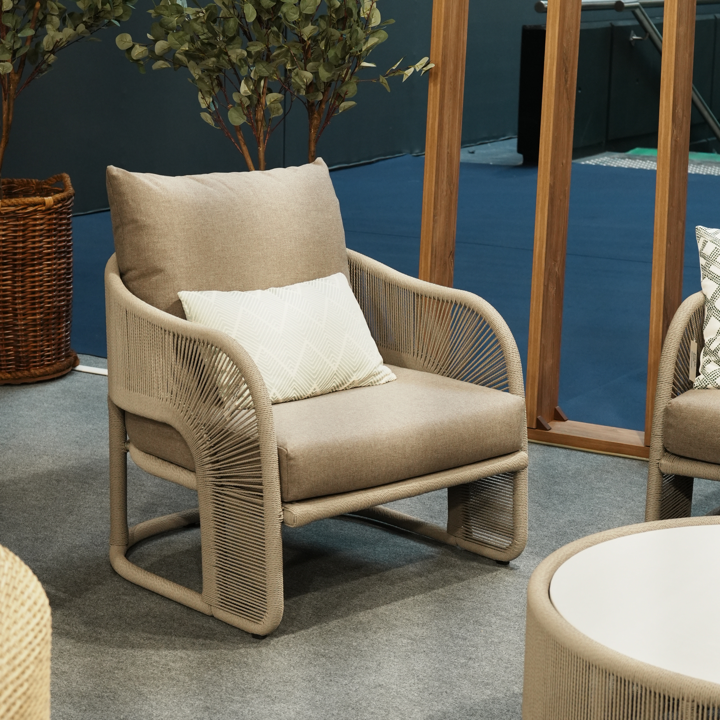 TOLAN LOUNGE CHAIR