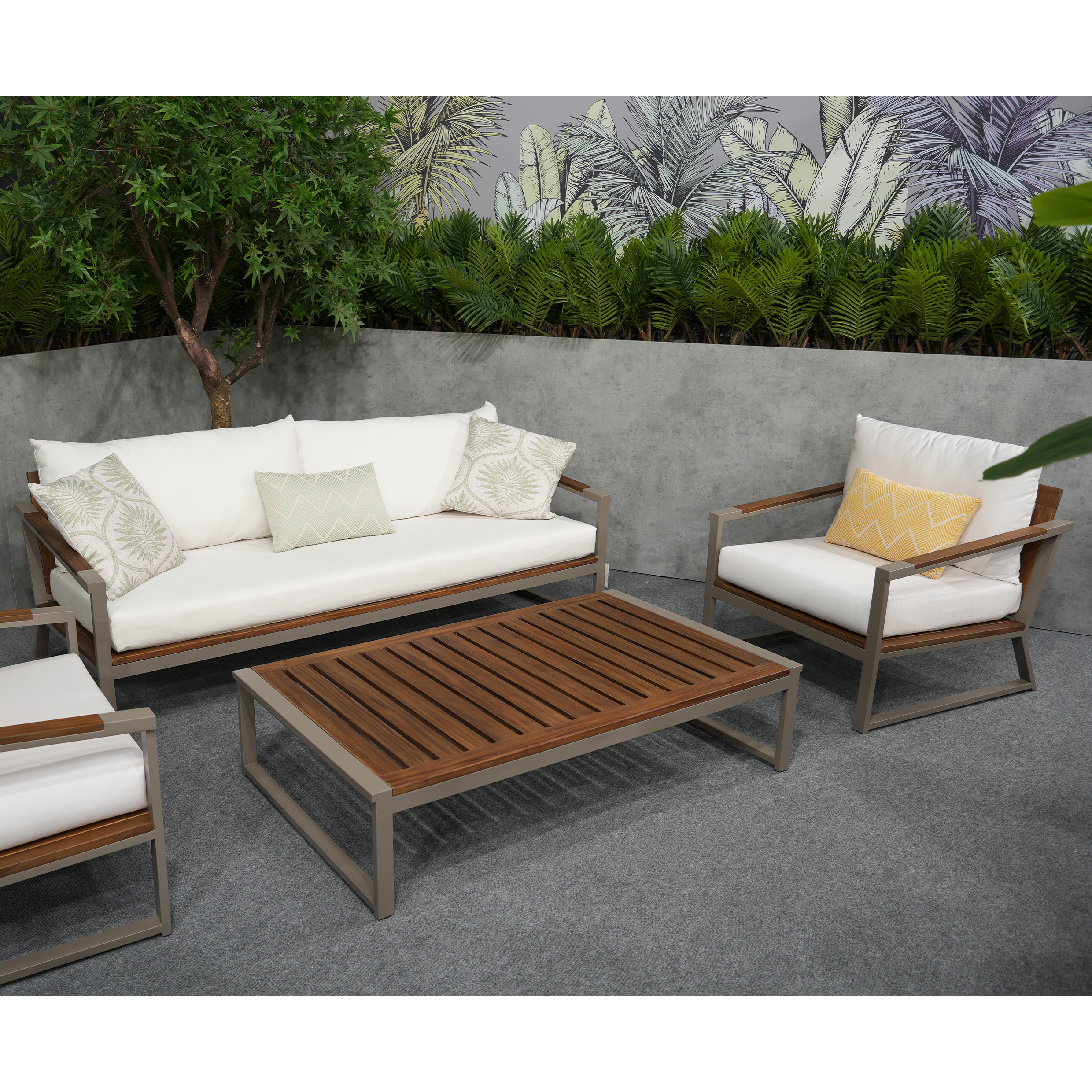 NAPAR LOUNGE CHAIR