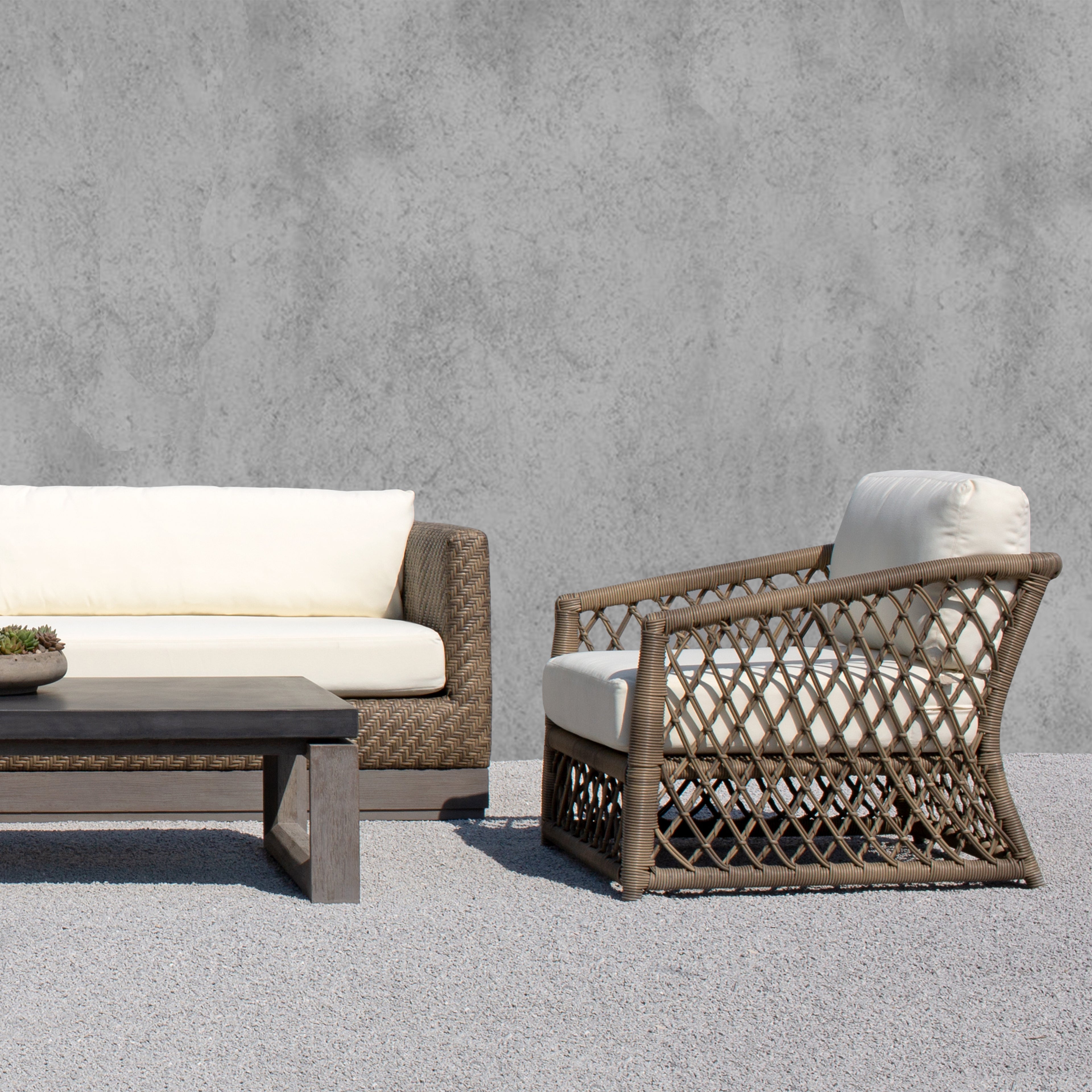 AVERY LOUNGE CHAIR