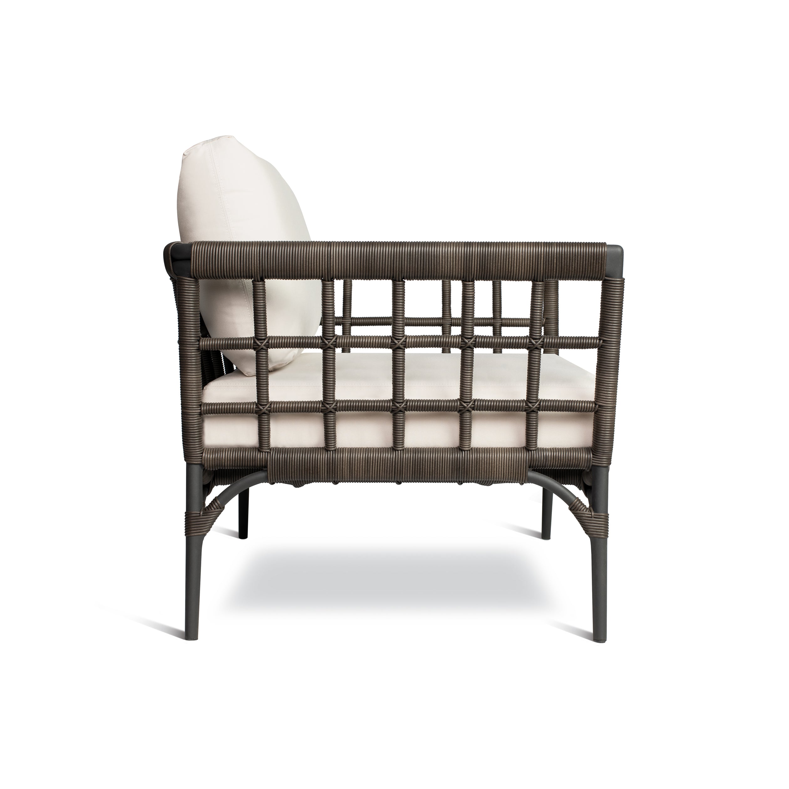 AVIVA LOUNGE CHAIR