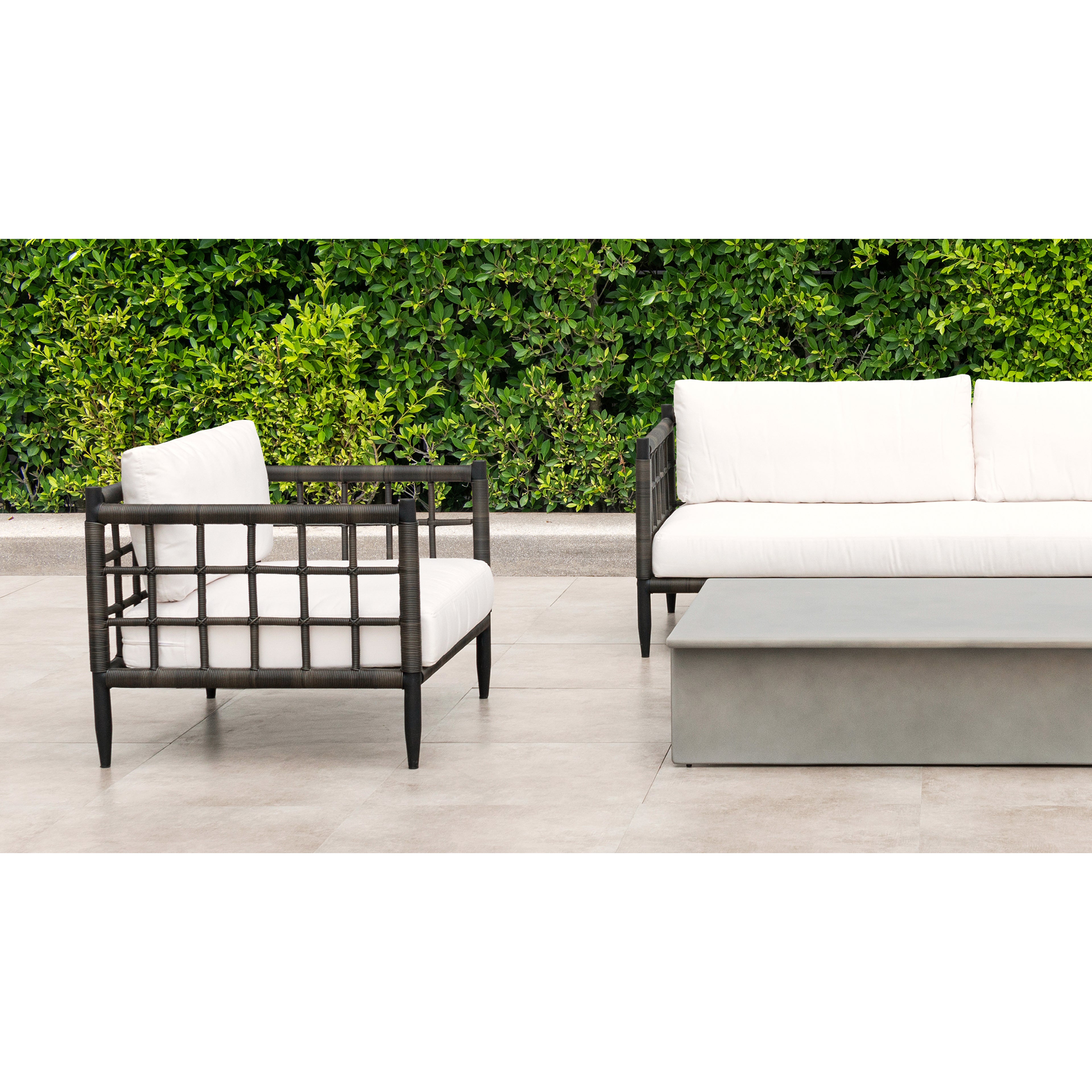 AVIVA LOUNGE CHAIR