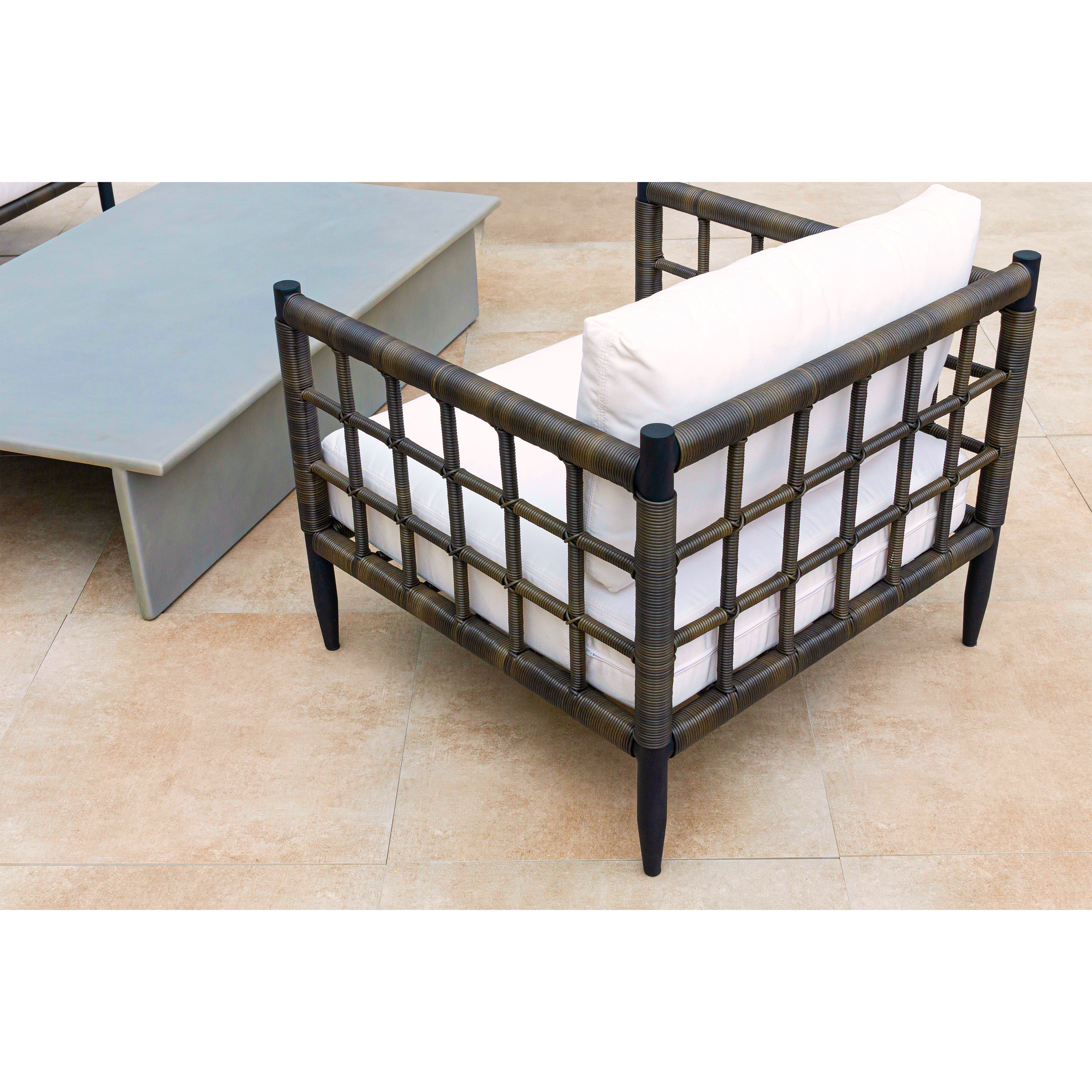 AVIVA LOUNGE CHAIR