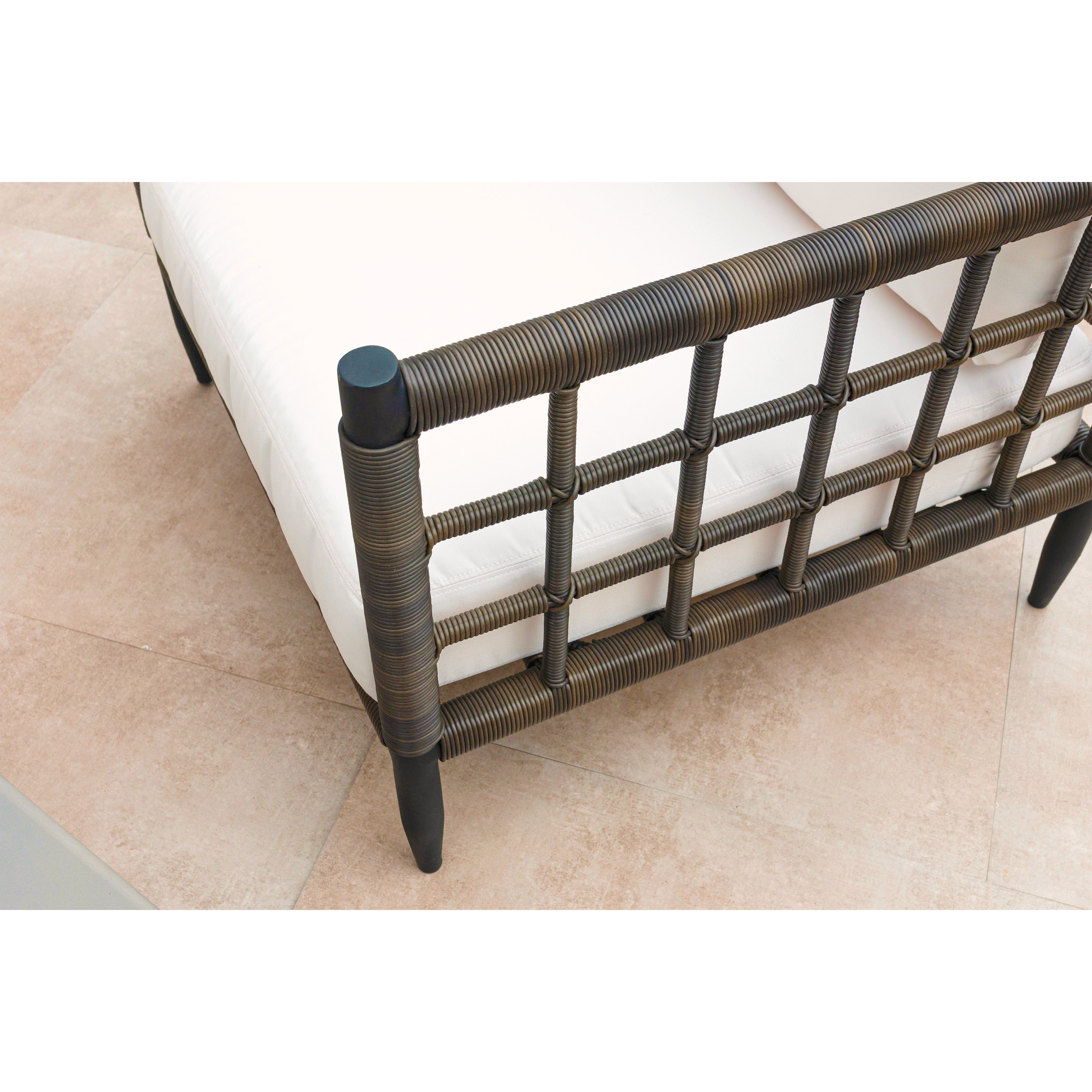 AVIVA LOUNGE CHAIR