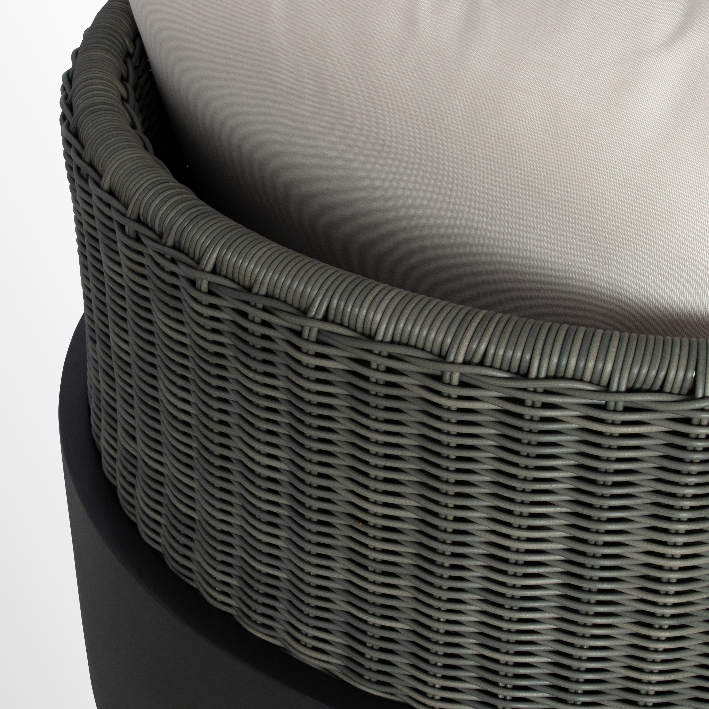 AIGLE LOUNGE CHAIR