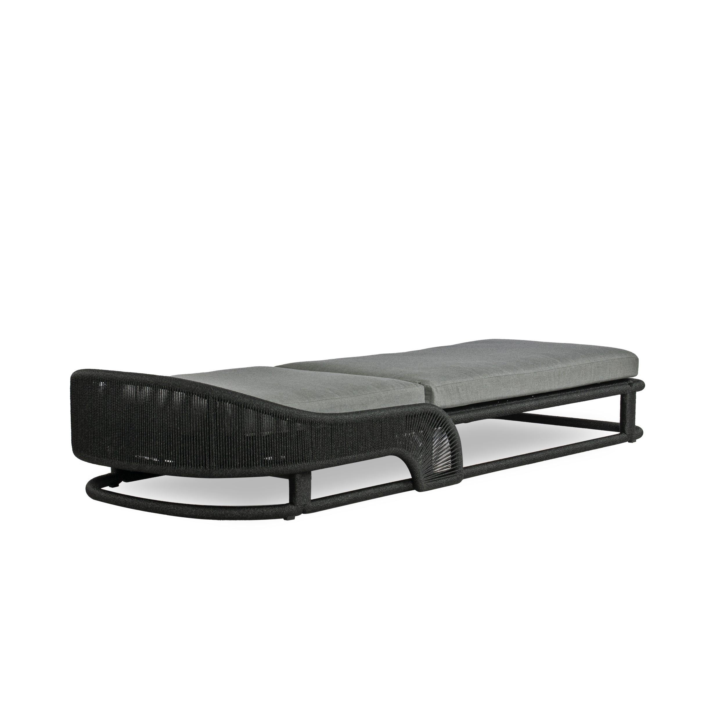 TOLAN CHAISE