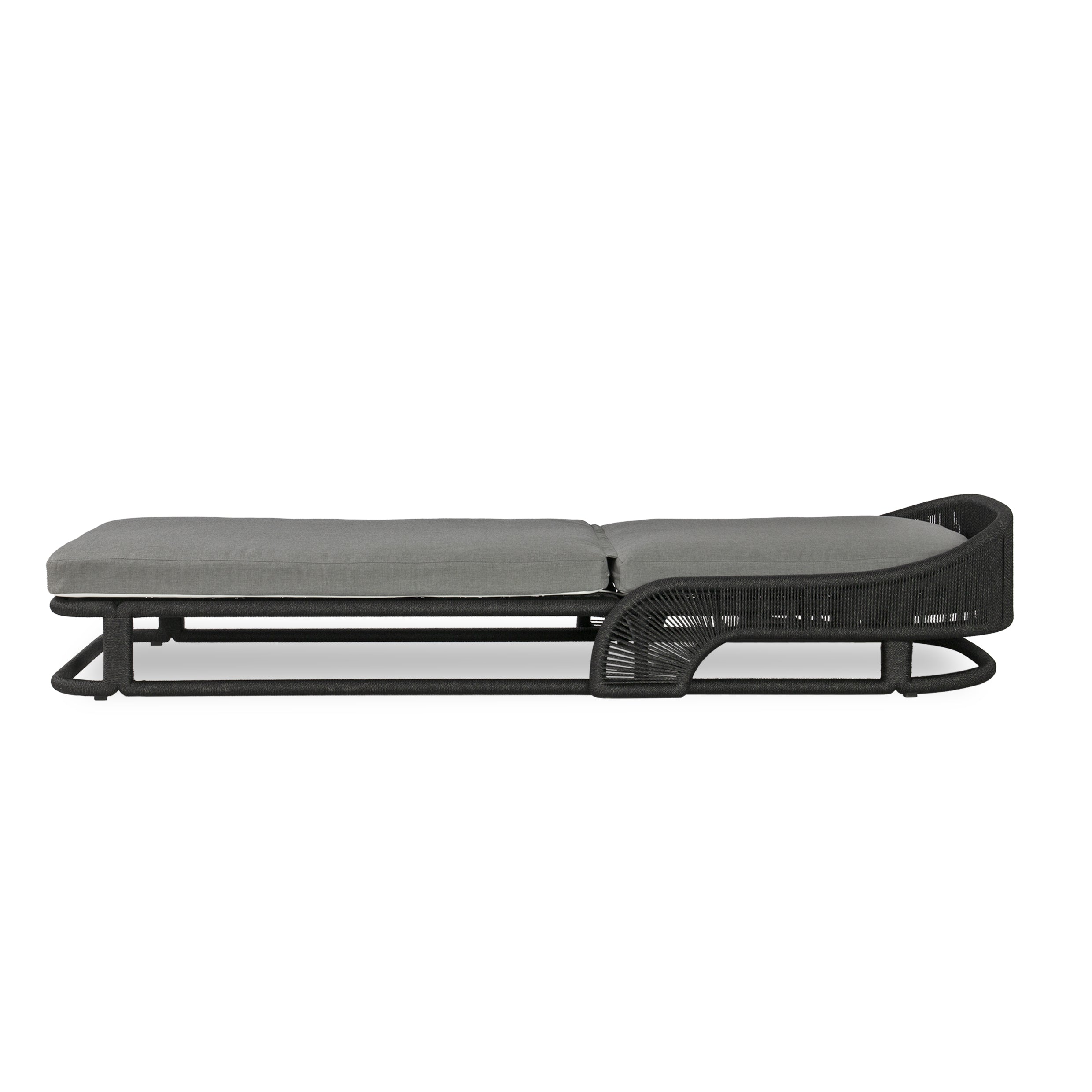 TOLAN CHAISE