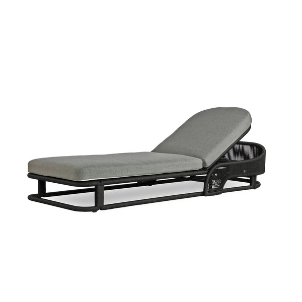 TOLAN CHAISE