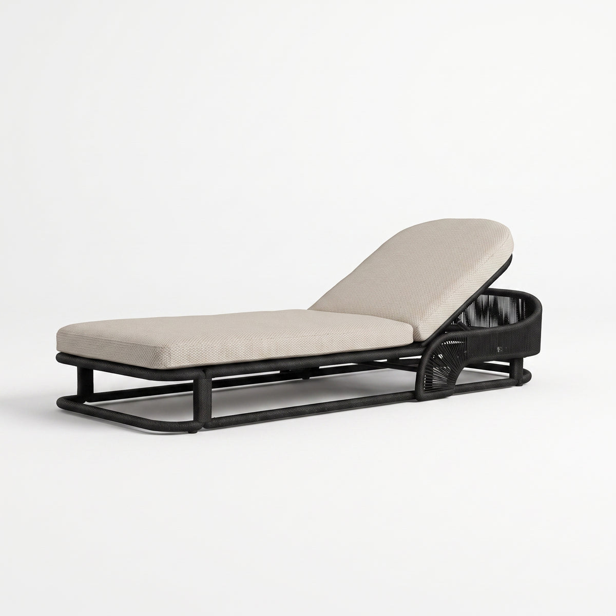 TOLAN CHAISE