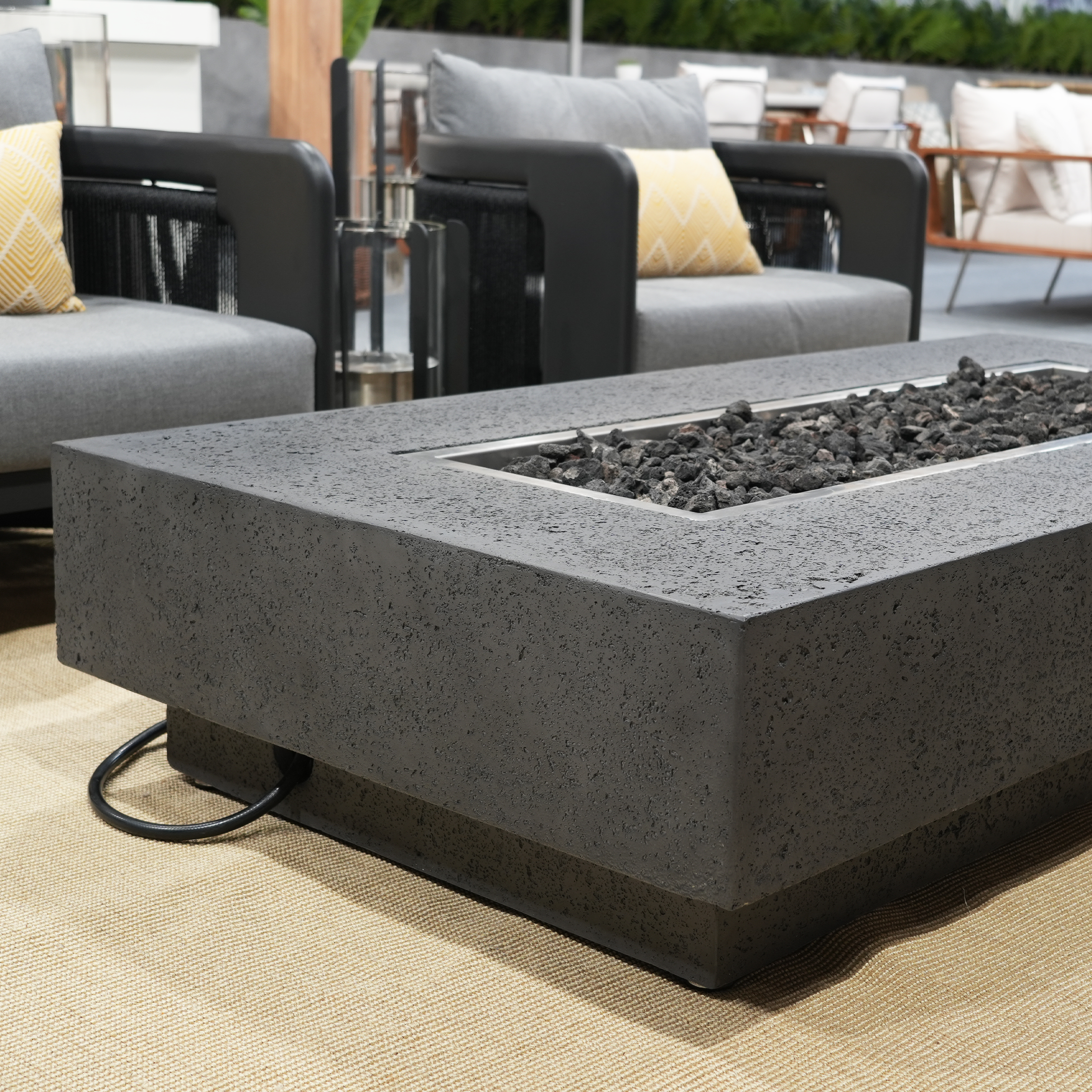 COMO FIRE TABLE