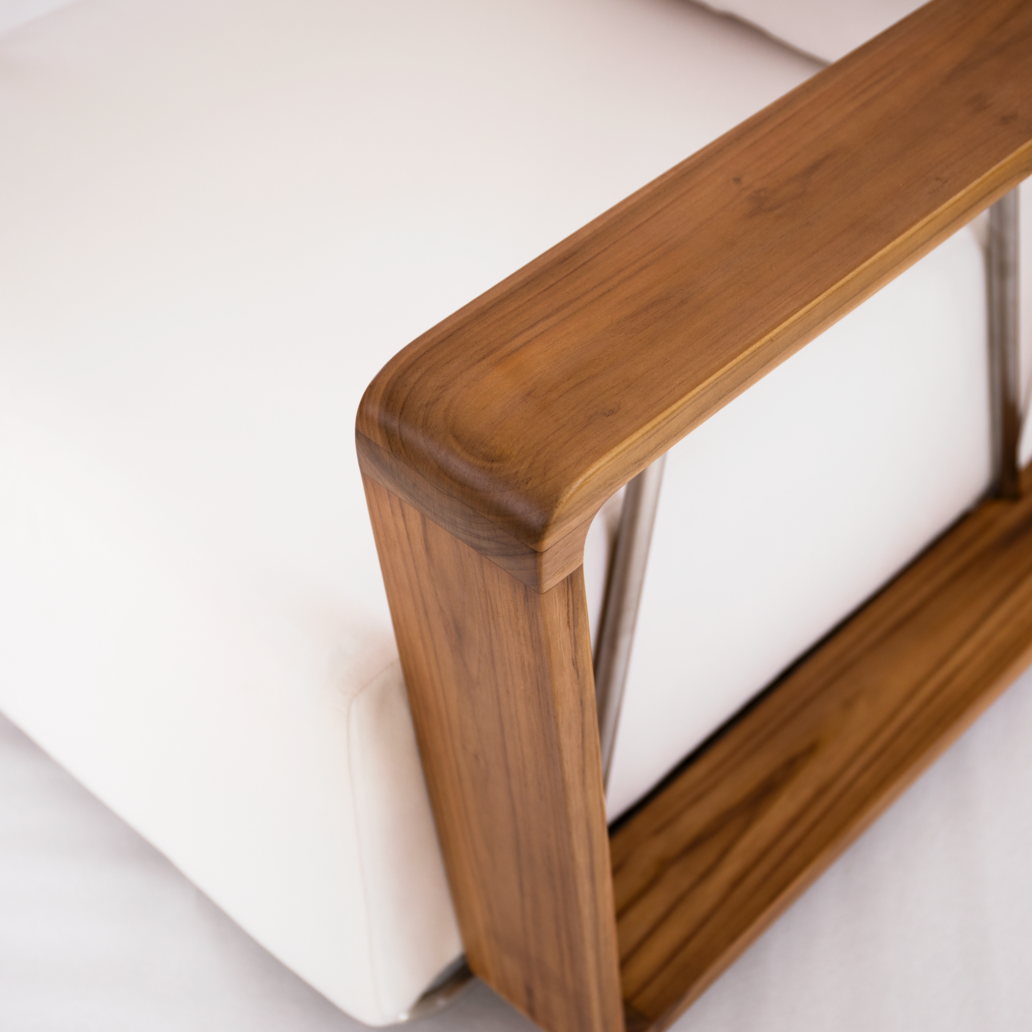 LEVI LUXE LOUNGE CHAIR