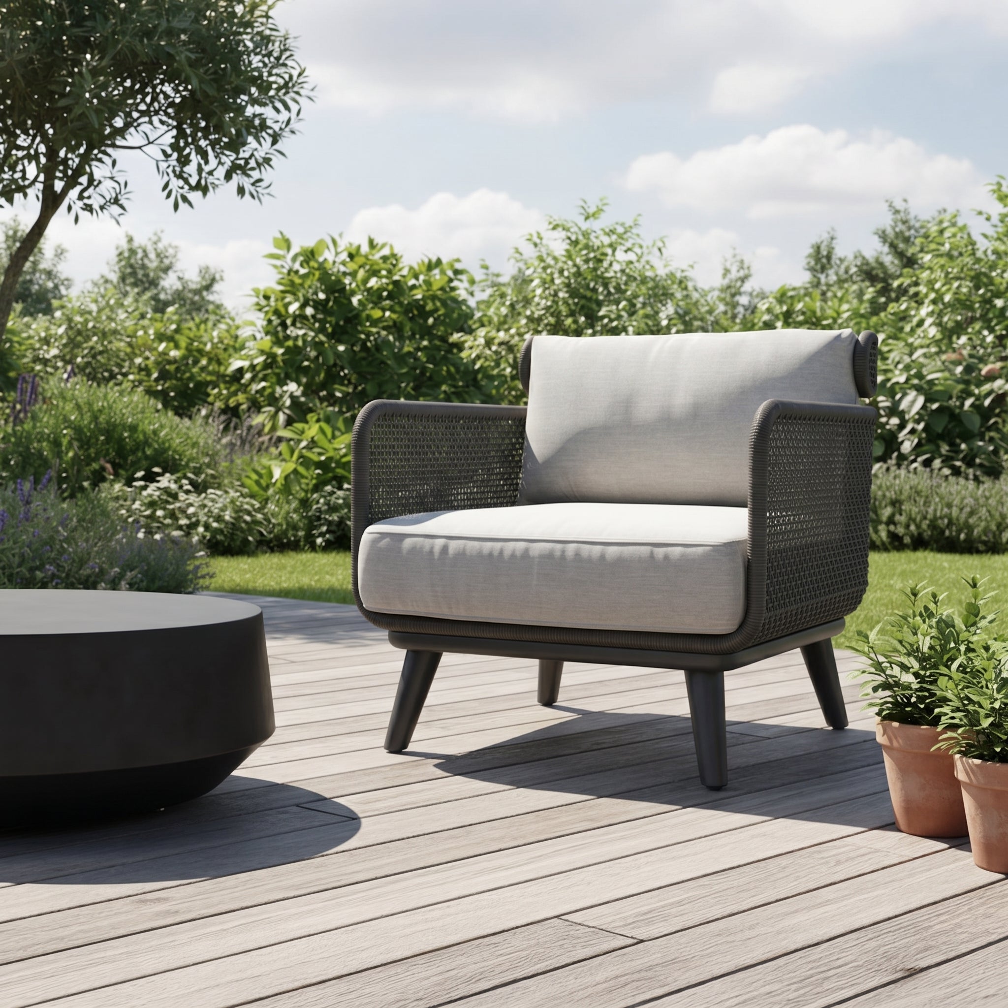 RICHMOND LOUNGE CHAIR