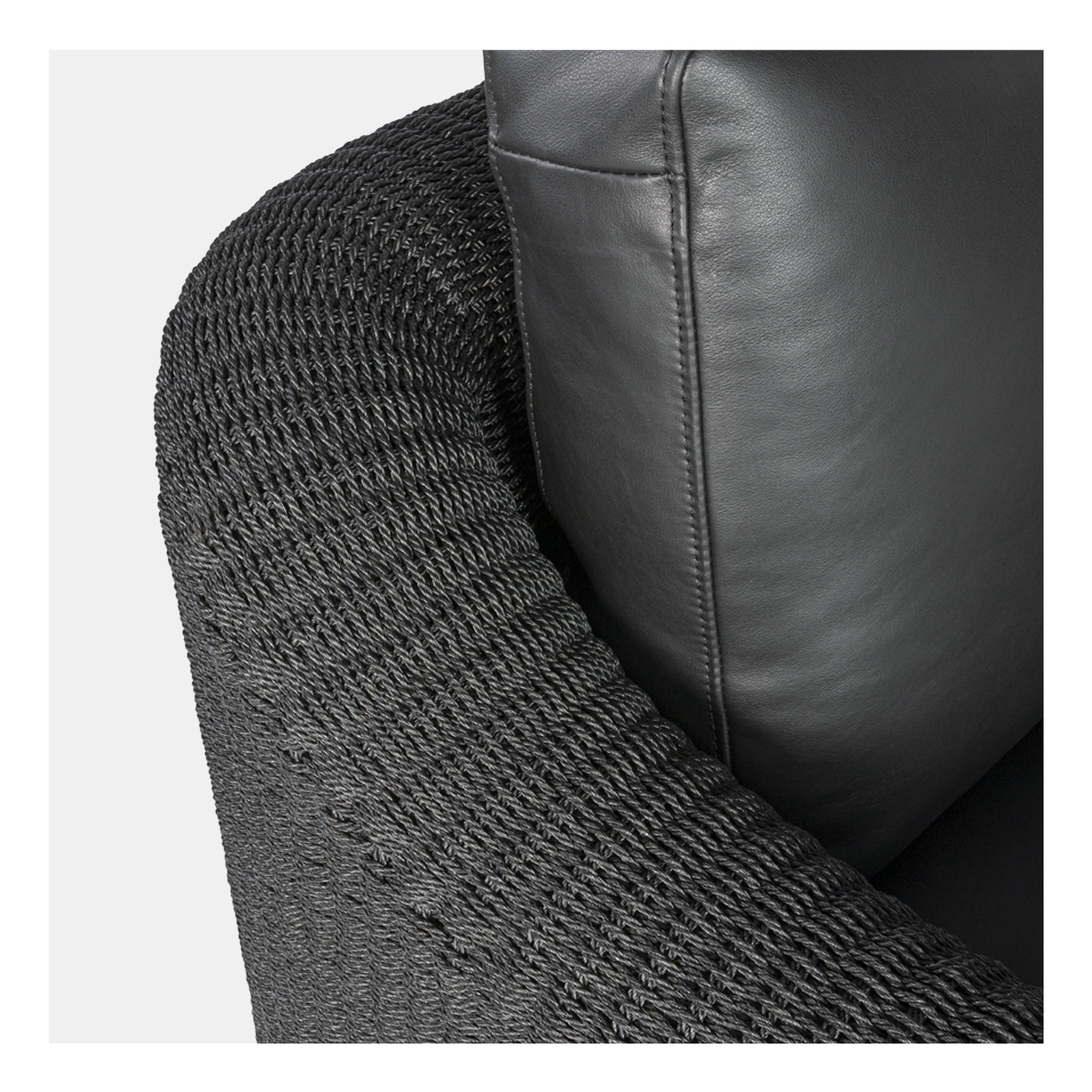 LEON LOUNGE CHAIR