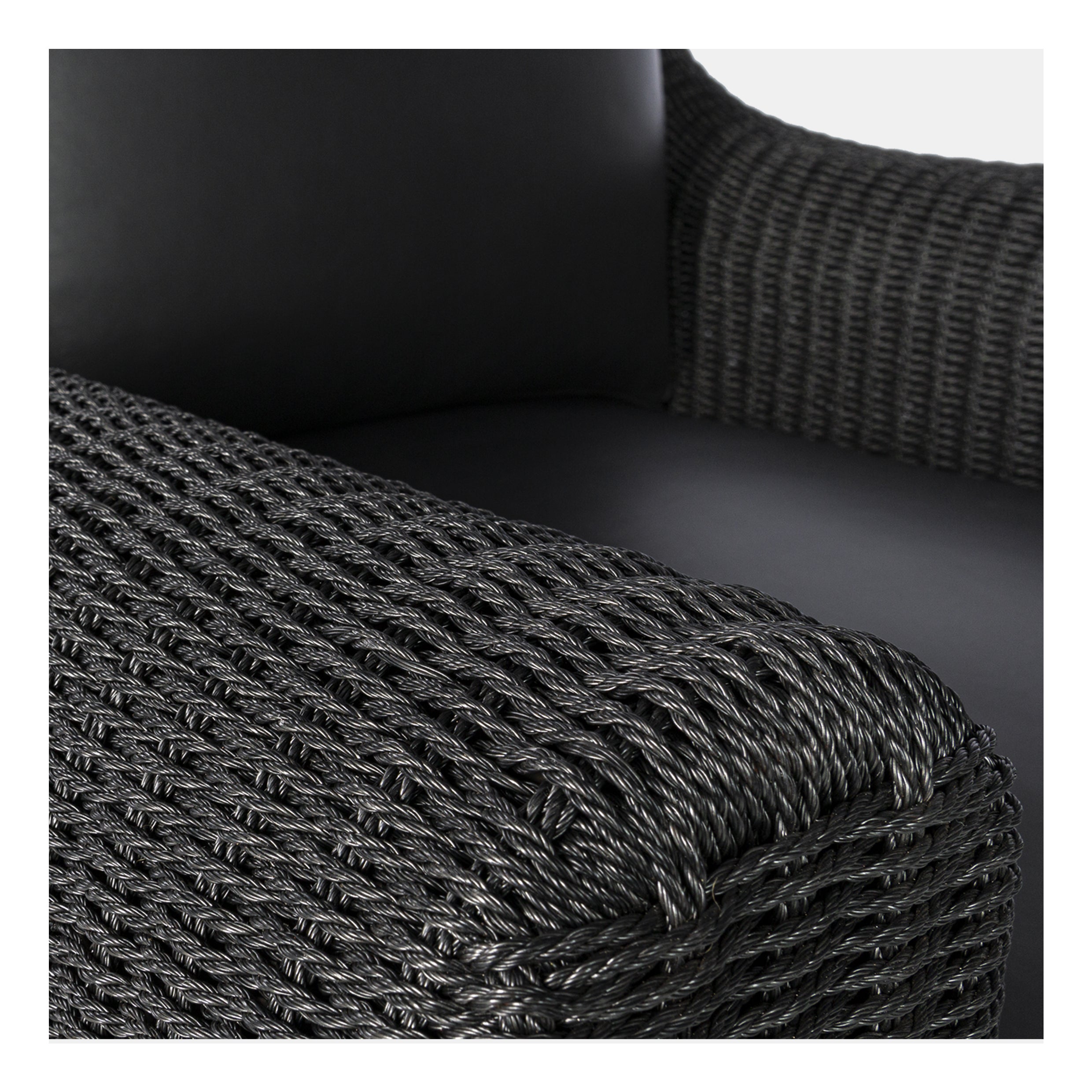 LEON LOUNGE CHAIR