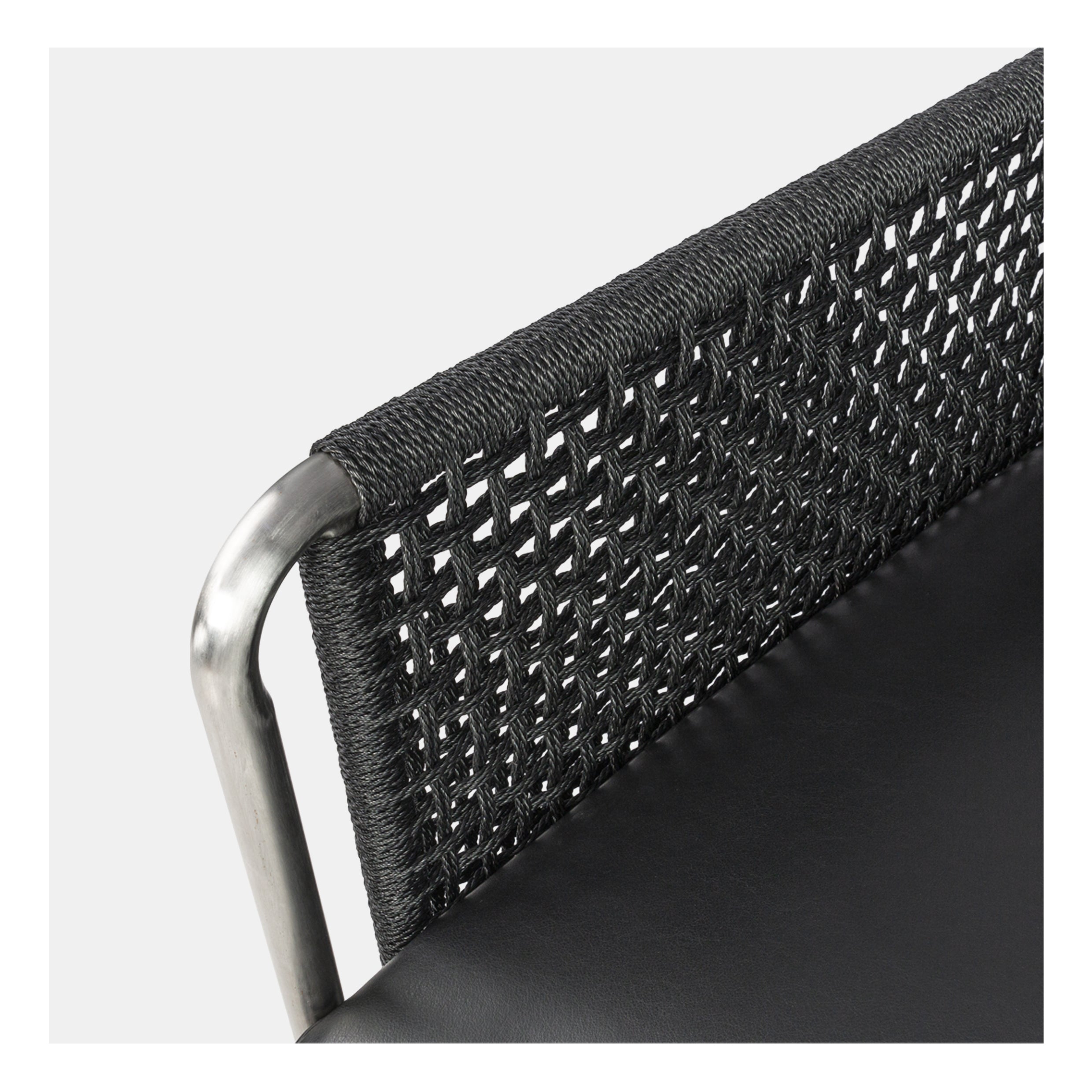 UTE LOUNGE CHAIR