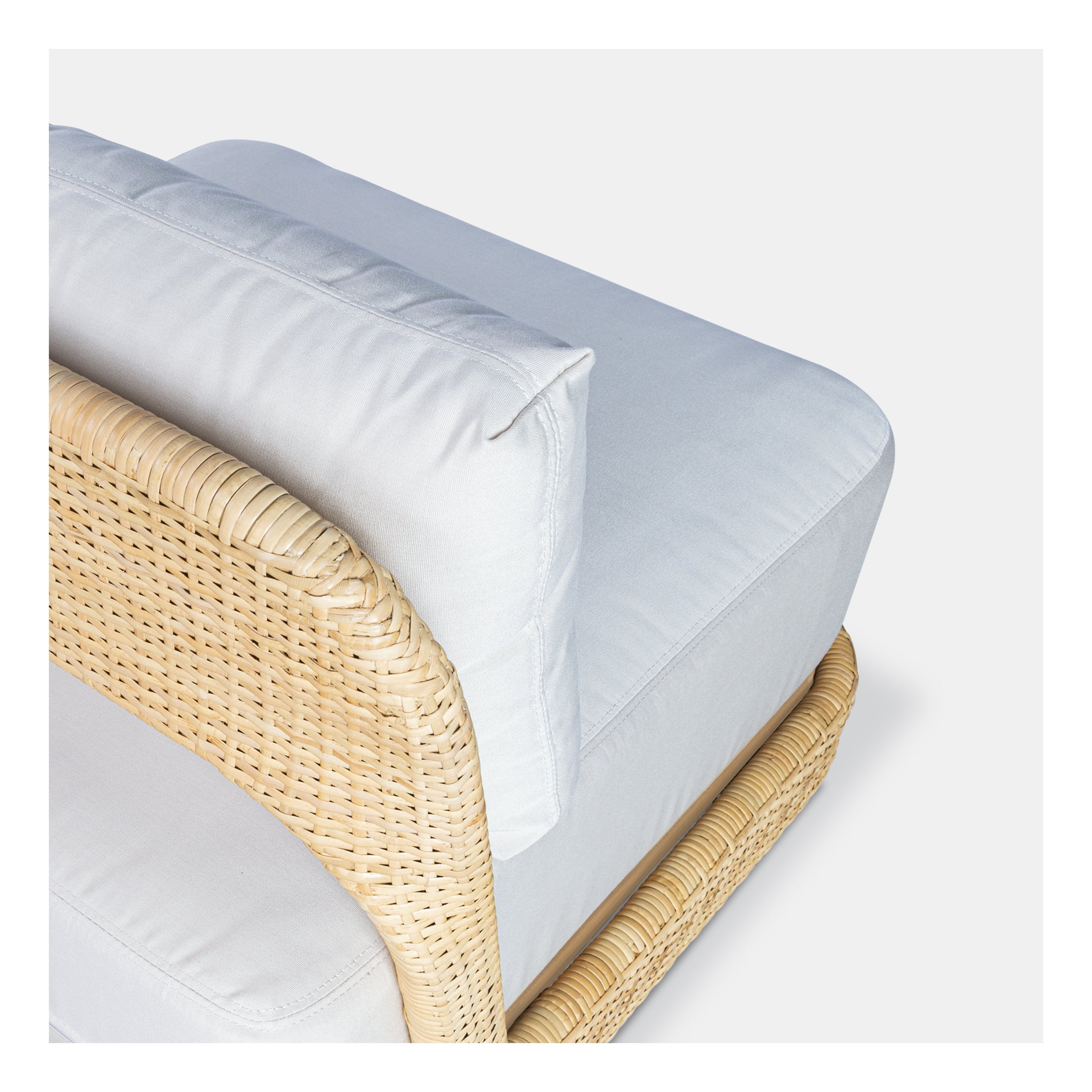 WILLA LOUNGE CHAIR